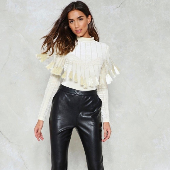 NastyGal Cream Velvet Bodysuit (US SIZE 6) - Picture 4 of 8